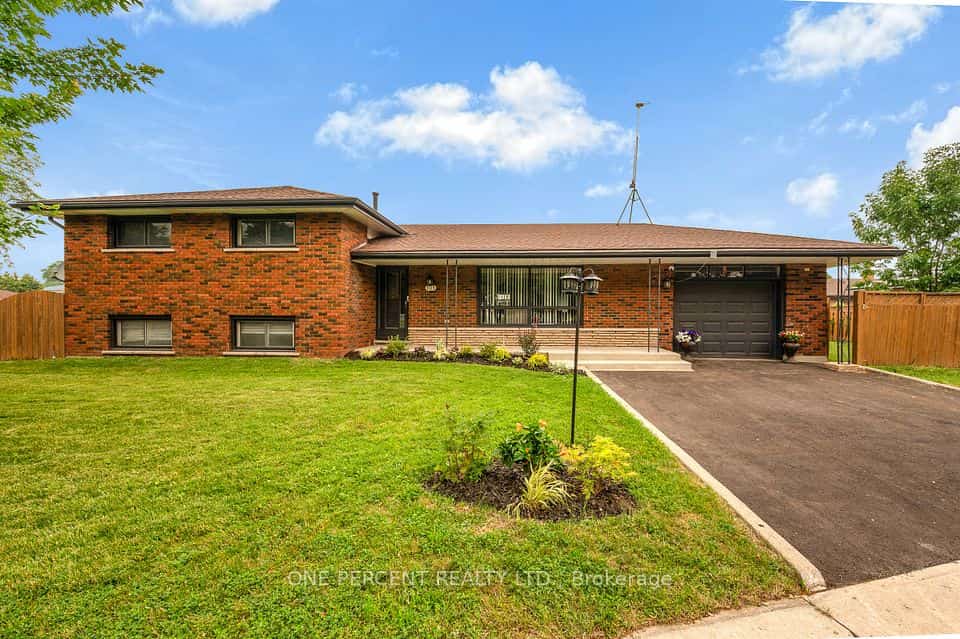 101 Kentley Drive, Hamilton, ON L8E 1A5