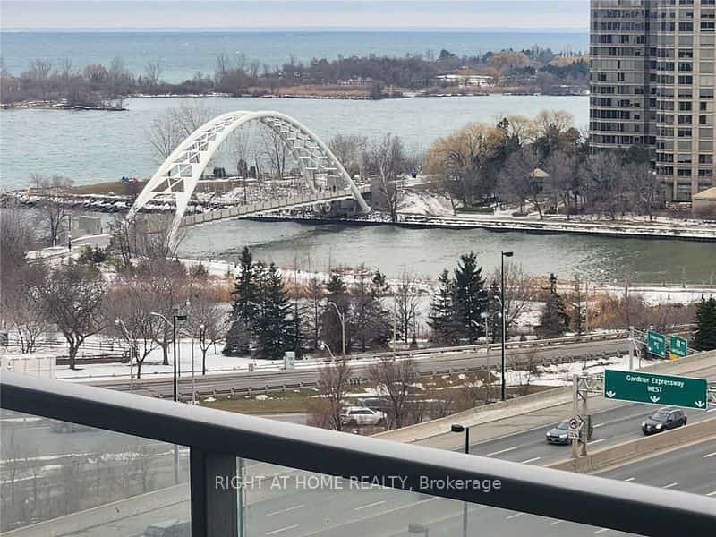 103 The Queensway #1207, Toronto, ON M6S 5B3
