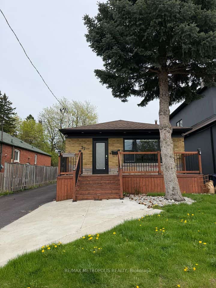 37 Lynvalley Crescent, Toronto, ON M1R 2V1