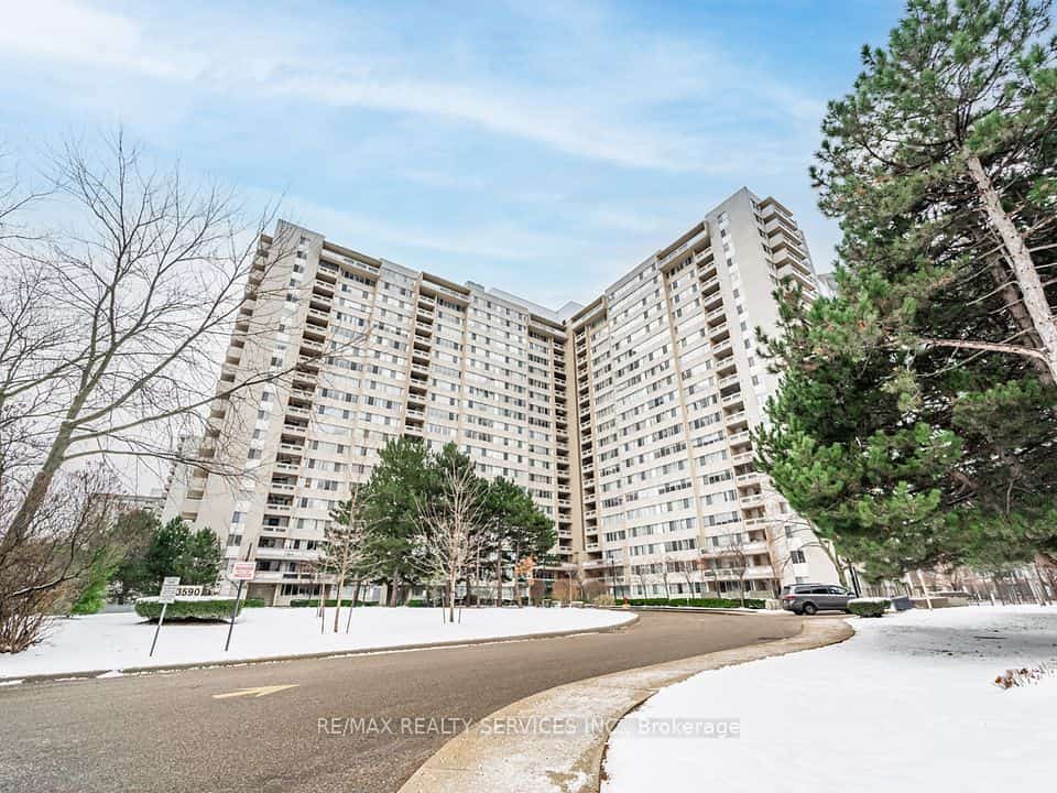 3590 Kaneff Crescent #1108, Mississauga, ON L5A 3X3