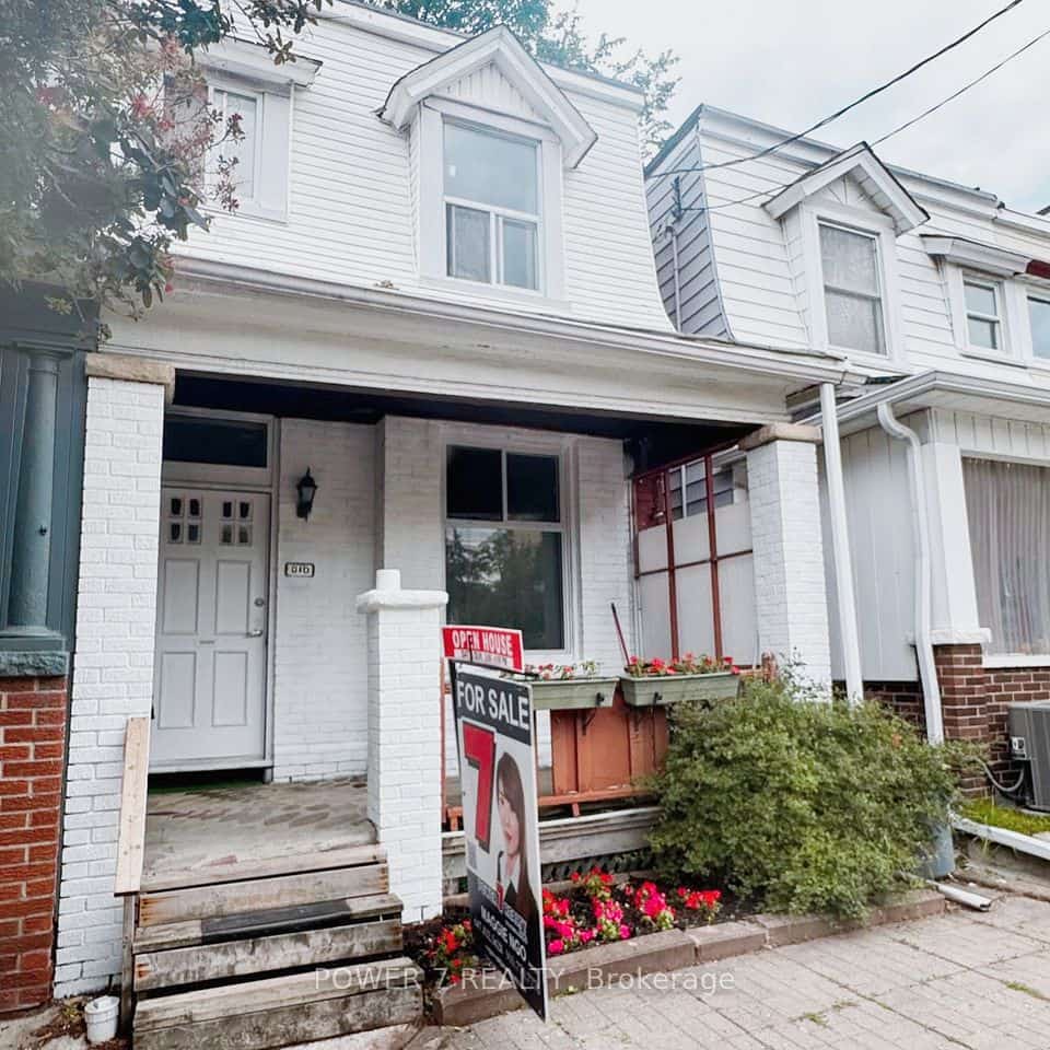 810 Ossington Avenue, Toronto, ON M6G 3V1