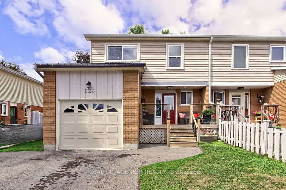 228 Collings Avenue, Bradford West Gwillimbury, ON L3Z 1W3