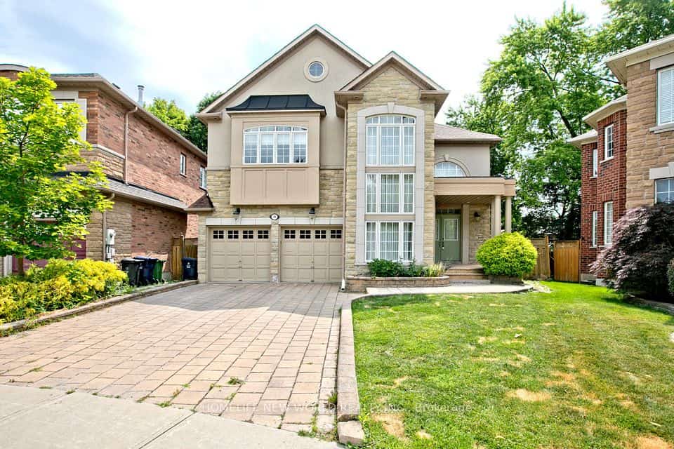 39 Green Meadows Circle, Toronto, ON M2J 5G6