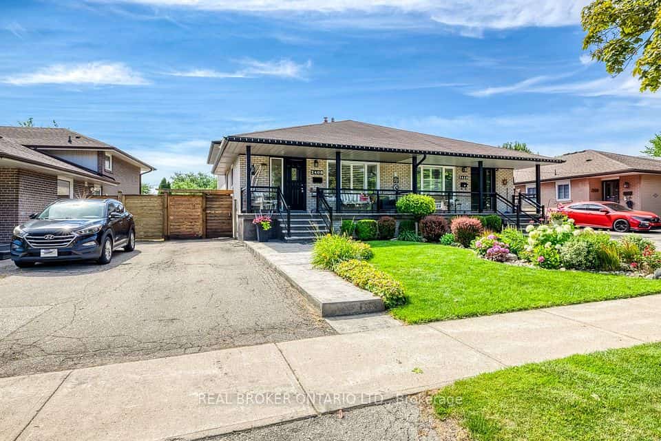 2408 Padstow Crescent, Mississauga, ON L5J 2G4