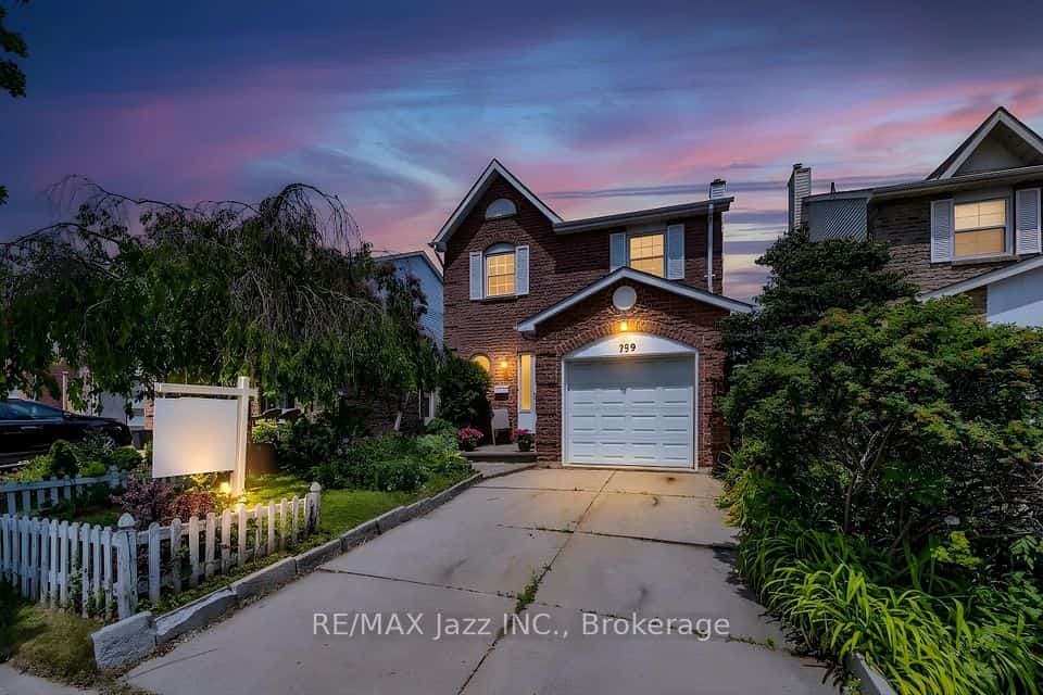 759 Cobblers Court, Pickering, ON L1V 3S2