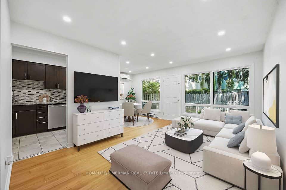 142 Thorny Vineway #151, Toronto, ON M2J 4J6