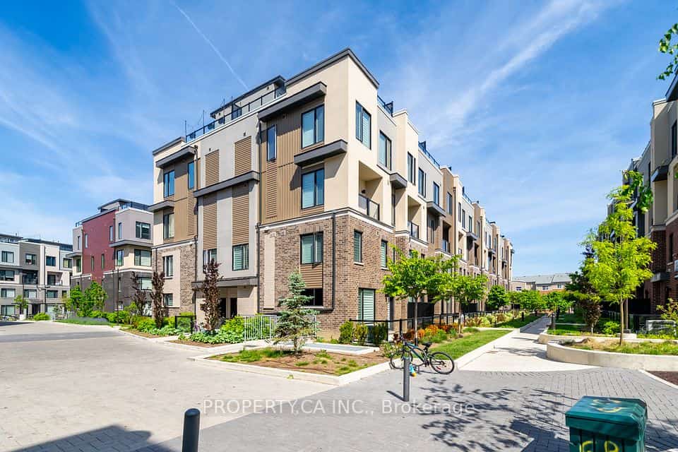 3550 Colonial Drive #16, Mississauga, ON L5L 0C1