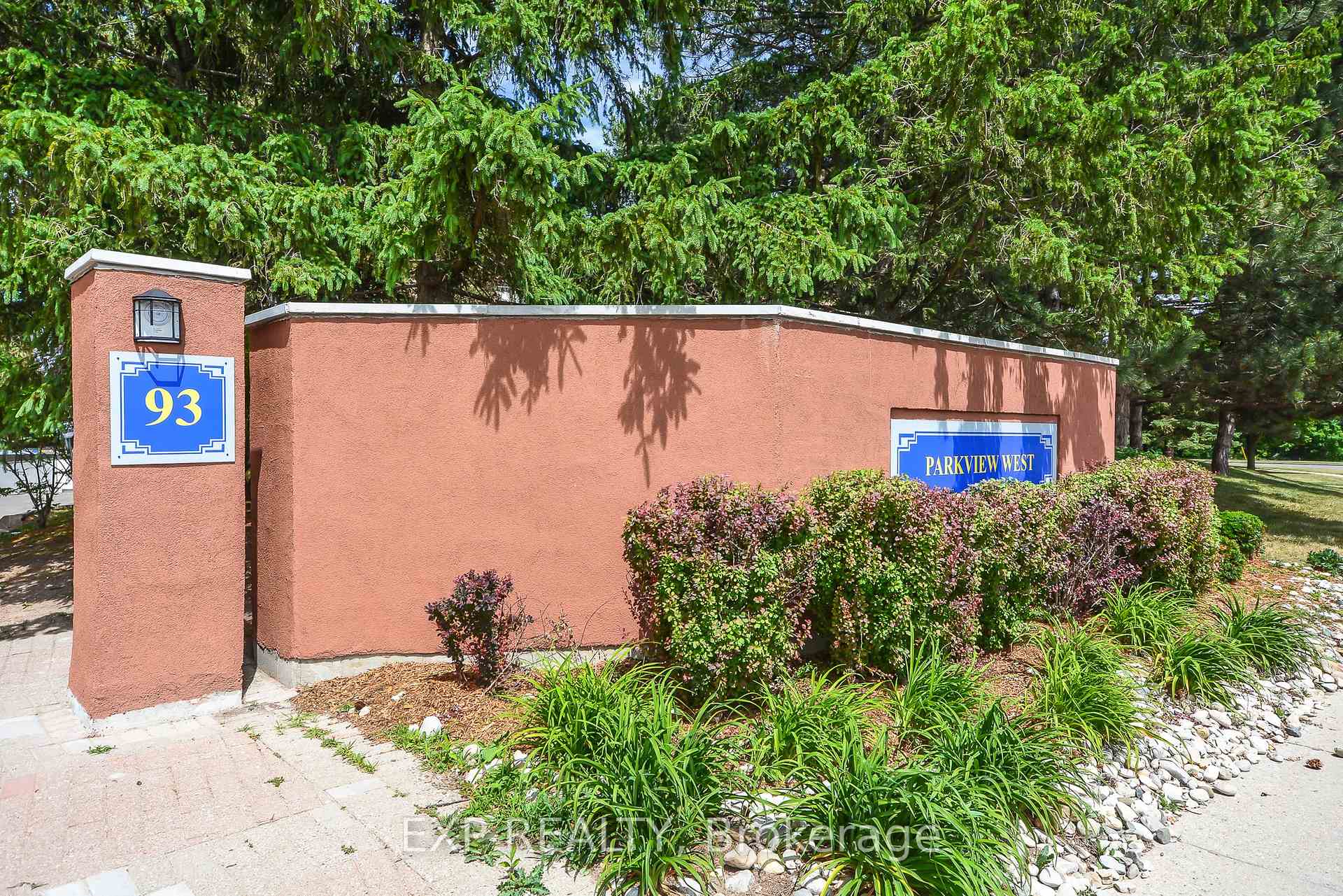 93 Westwood Road #301, Guelph, ON N1H 7J7