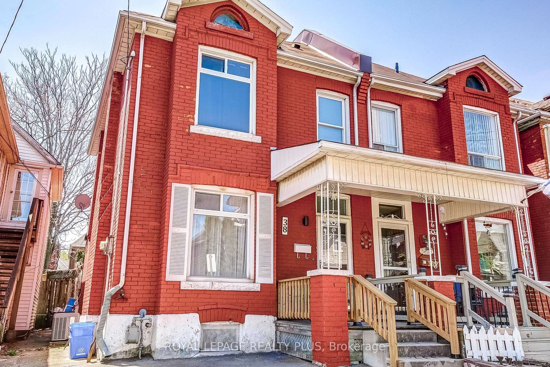 38 Rosemont Avenue, Hamilton, ON L8L 2M3