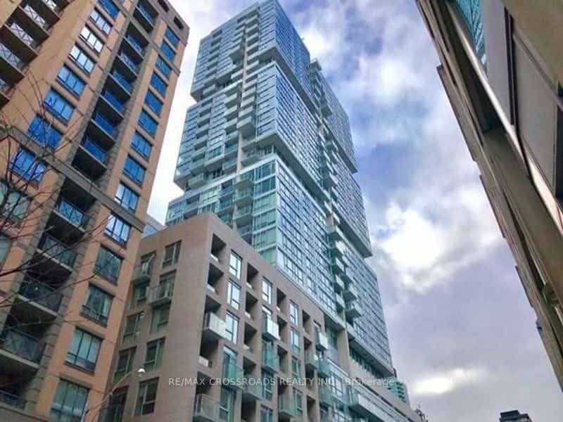 199 Richmond Street W #1708, Toronto, ON M5V 0H4