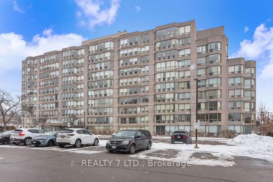 175 Cedar Avenue #303, Richmond Hill, ON L4C 9V3