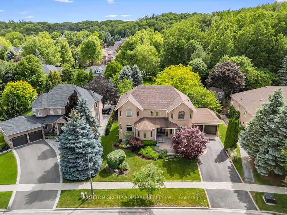 37 Nevada Crescent, Vaughan, ON L6A 2V5