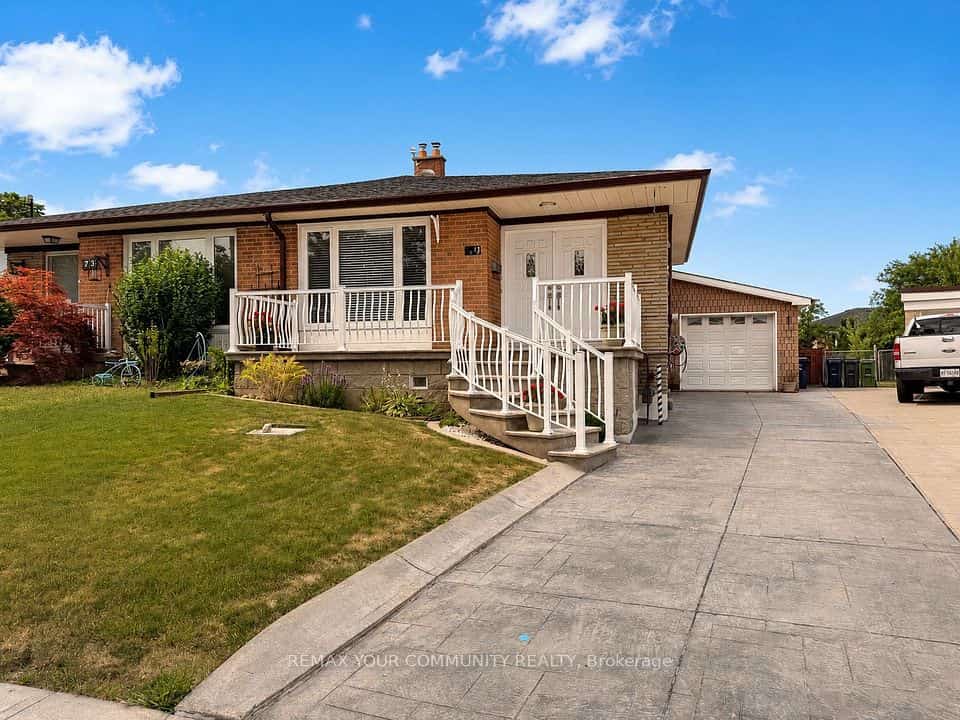 71 Gambello Crescent, Toronto, ON M3J 1W2