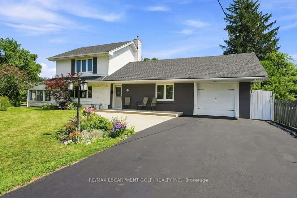 937 Park Avenue W, Burlington, ON L7T 1N8