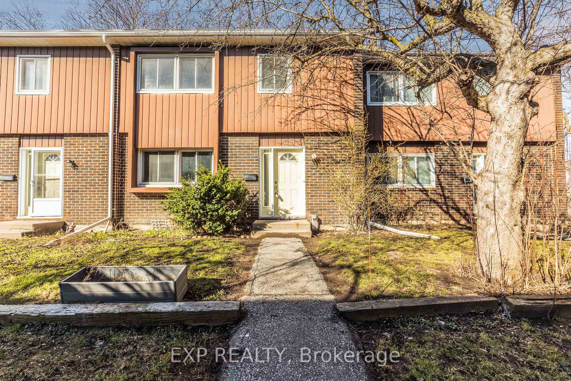 121 University Avenue E #102, Waterloo, ON N2J 4J1