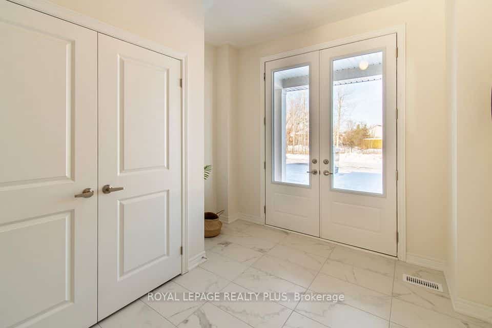 147 Dovedale Drive, Georgina, ON L4P 0S6
