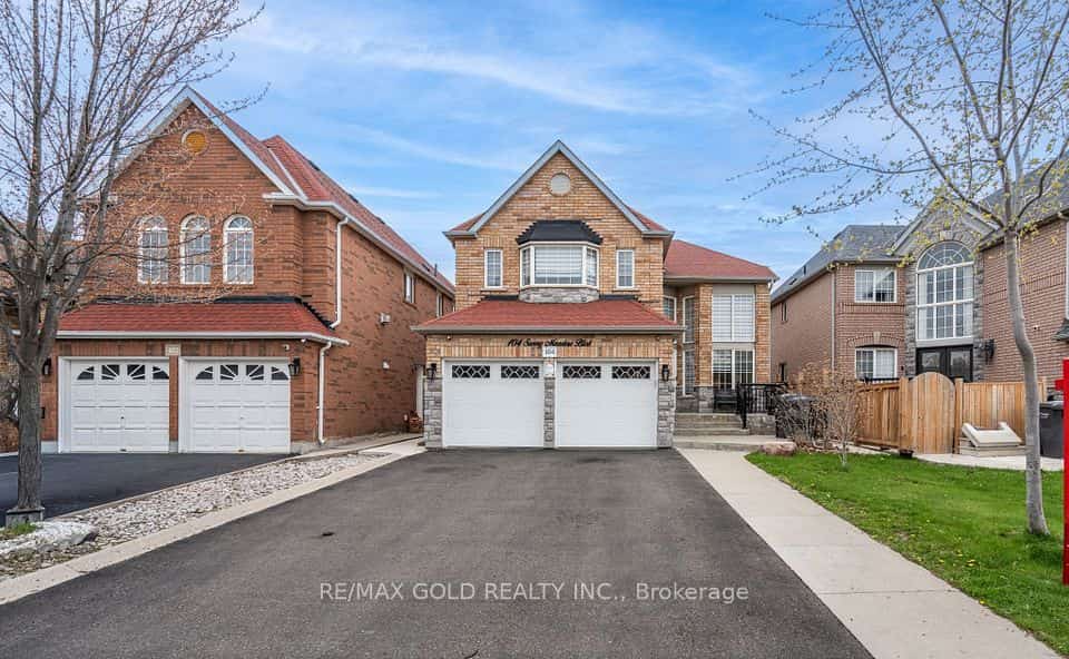 104 Sunny Meadow Boulevard, Brampton, ON L6R 2C5