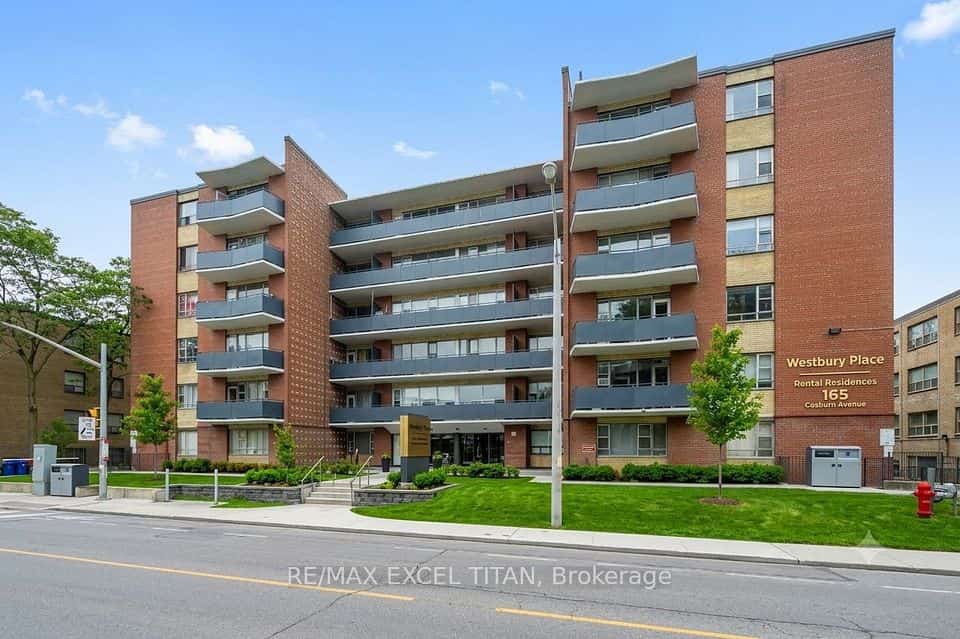 165 Cosburn Avenue #301, Toronto, ON M4J 2L3