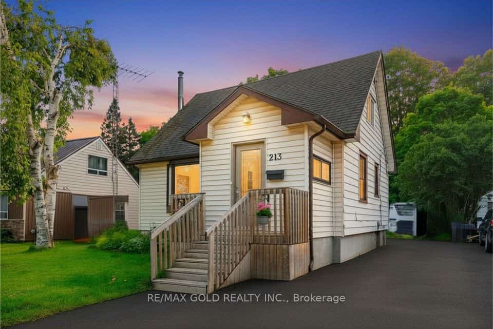 213 Mason Boulevard, Halton Hills, ON L7J 1A7