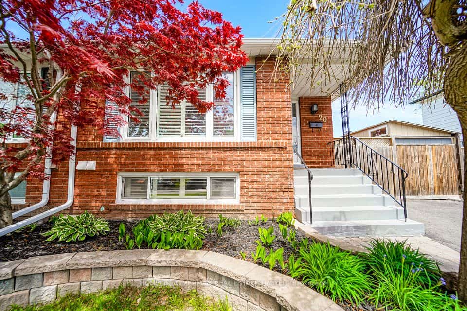 20 Lawrence Crescent, Clarington, ON L1C 1J4