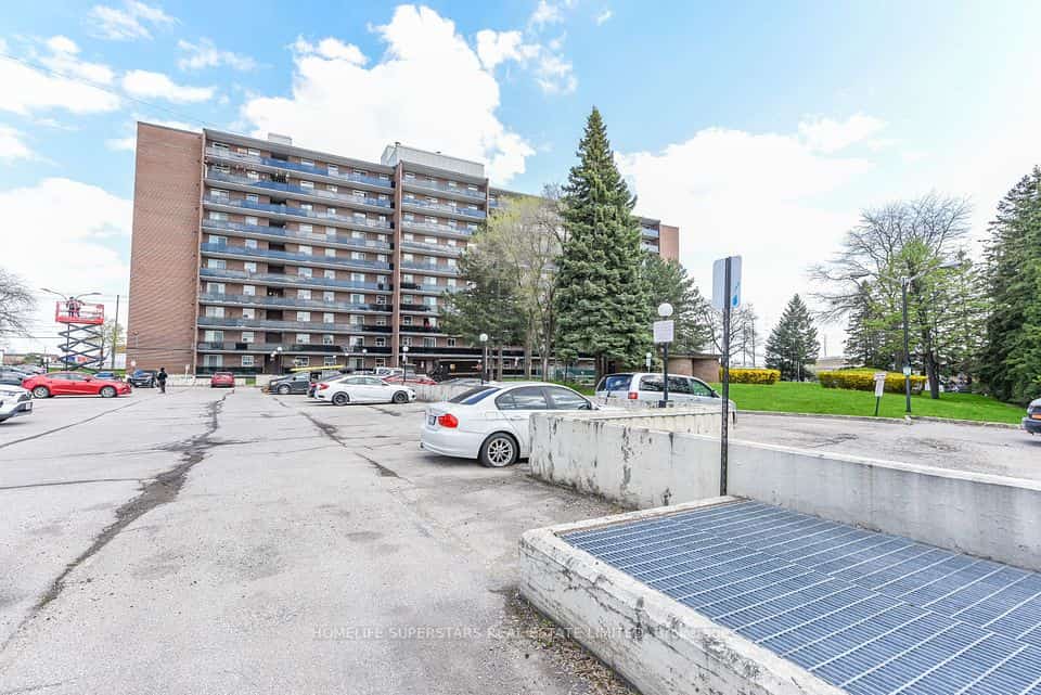 3533 Derry Road E #511, Mississauga, ON L4T 1B1