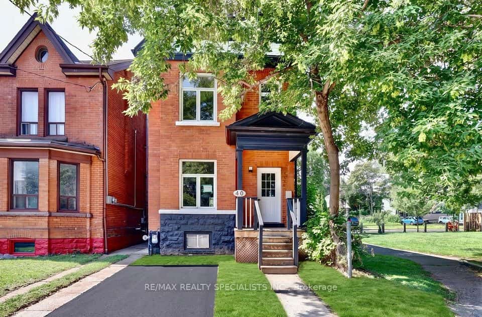 40 Century Street, Hamilton, ON L8L 1V8