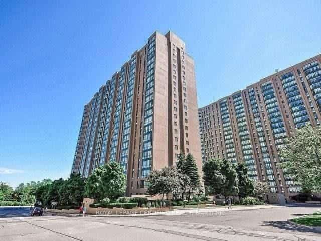 145 Hillcrest Avenue #910, Mississauga, ON L5B 3Z1