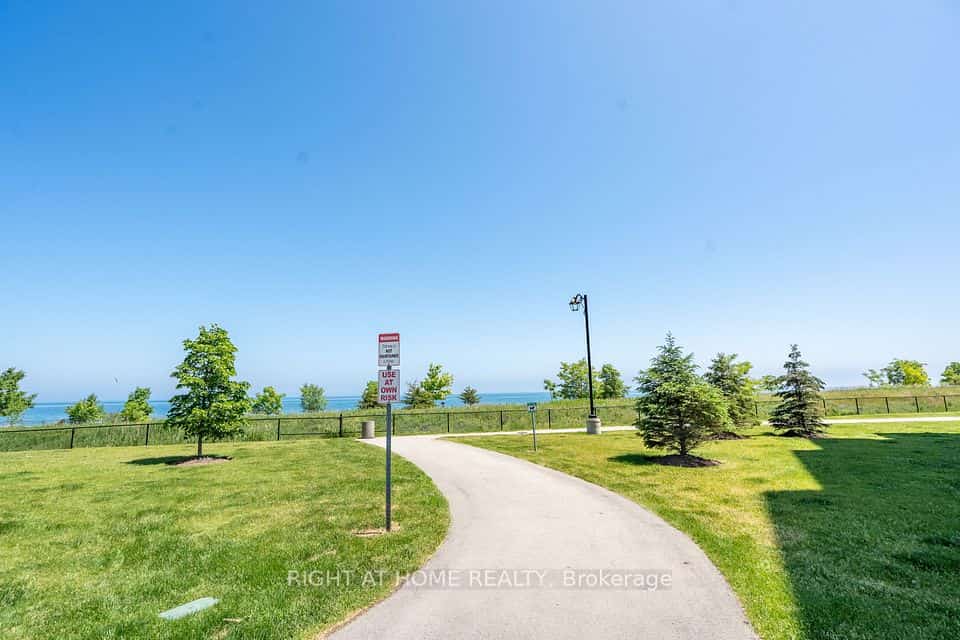 125 shoreview Place #337, Hamilton, ON L8E 0K3