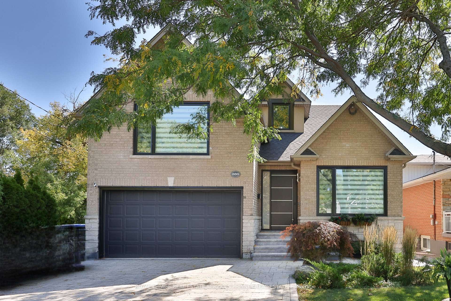 880 6th Street, Mississauga, ON L5E 1N6