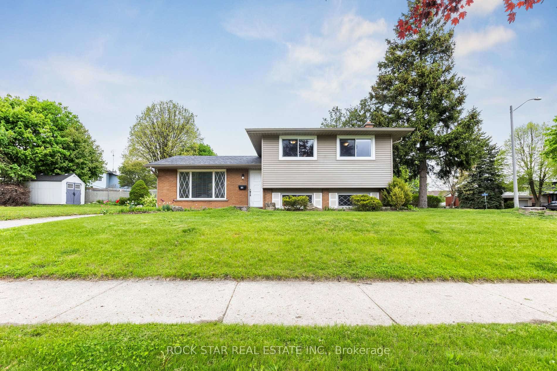 130 Hudson Crescent, Kitchener, ON N2B 2V9