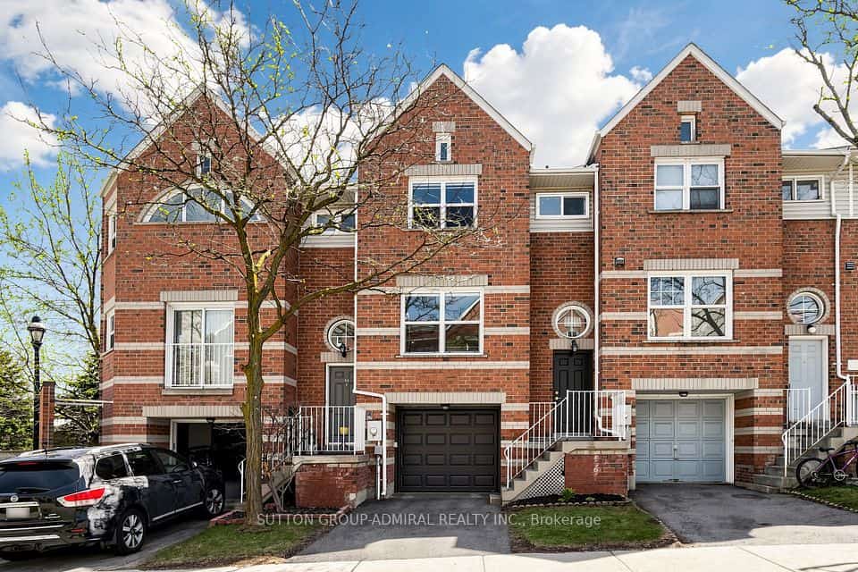 52 Brandy Lane Way #48, Newmarket, ON L3Y 8P7