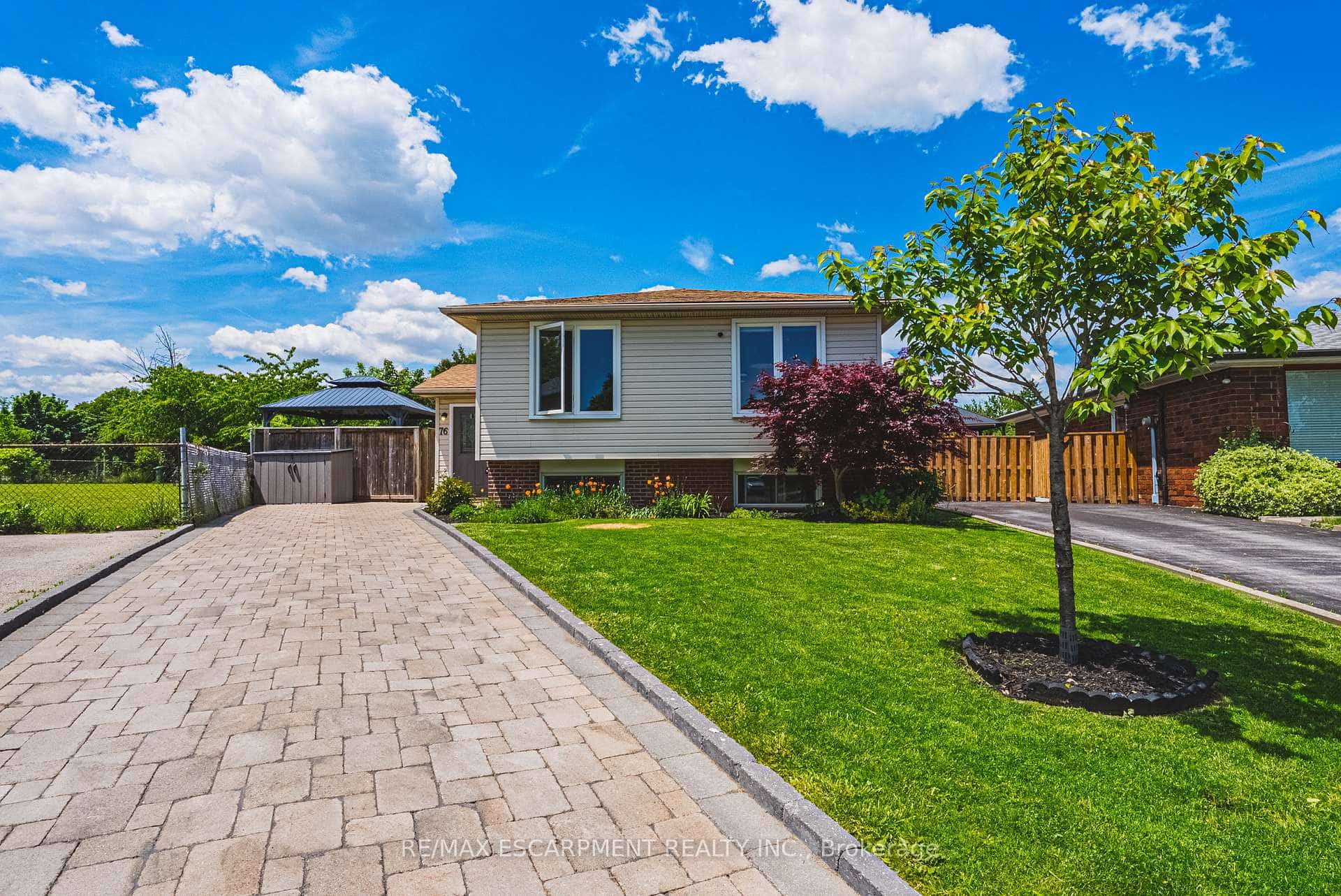 76 Boston Crescent, Hamilton, ON L8T 4N2