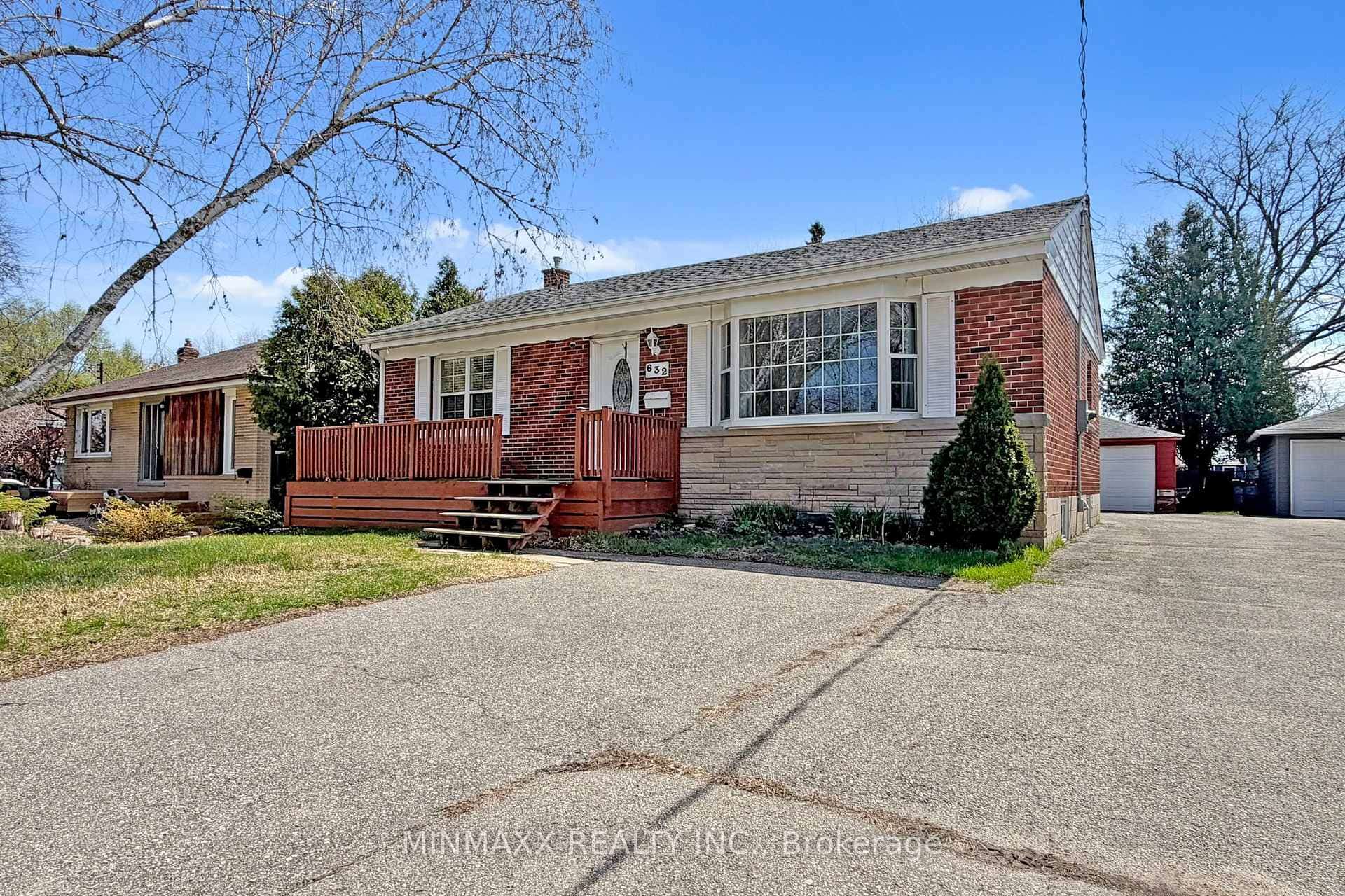 632 Inverness Avenue, Burlington, ON L7T 3S8