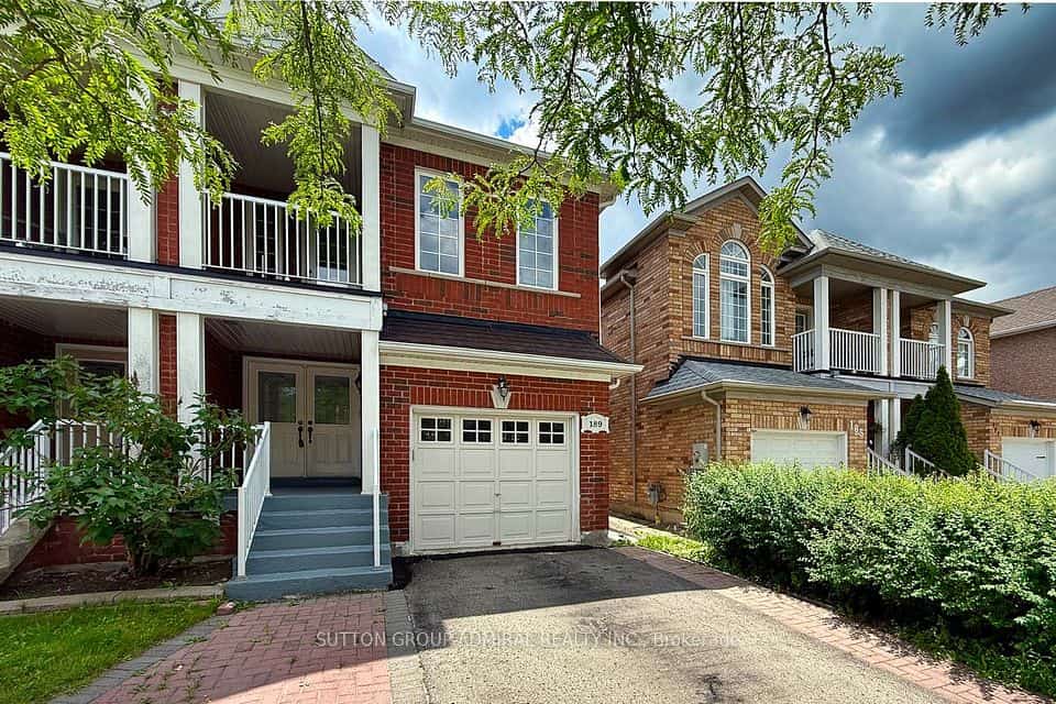189 Warwick Crescent, Newmarket, ON L3X 2S3