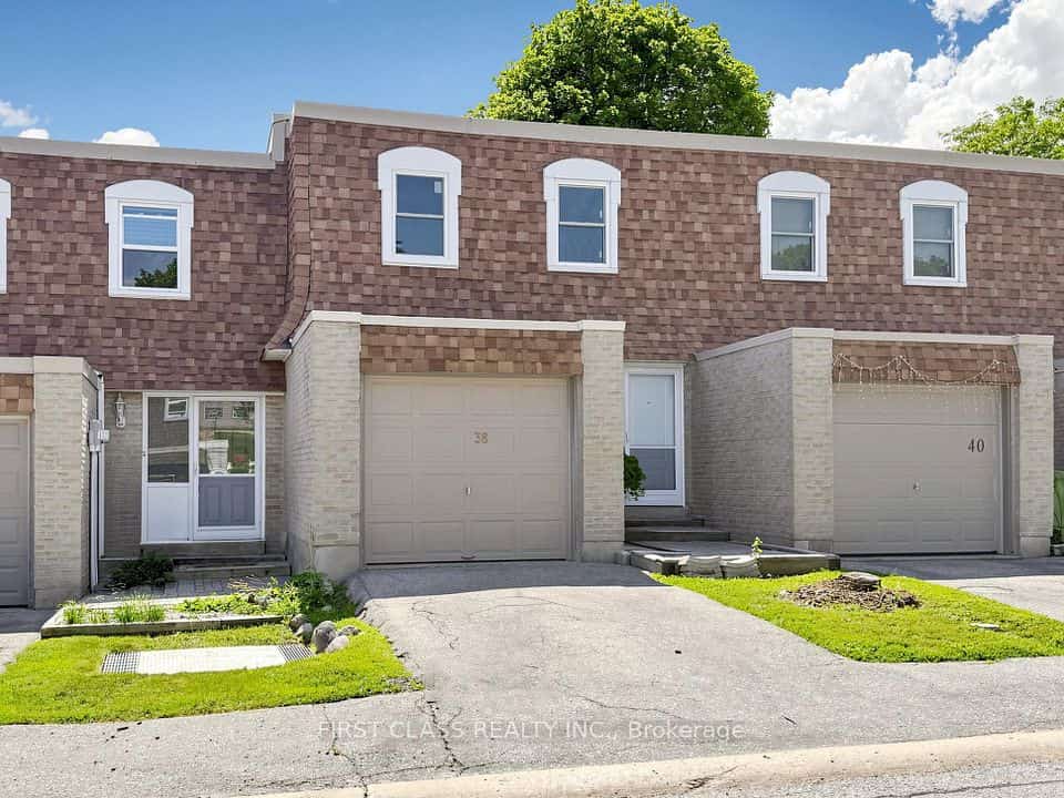 850 Huntingwood Drive #38, Toronto, ON M1T 2L9