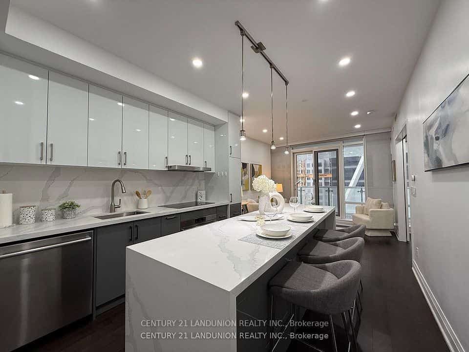 1 Bloor Street E #1508, Toronto, ON M4W 0A8