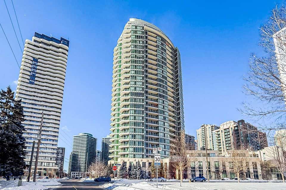 18 Holmes Avenue #2215, Toronto, ON M2N 0E1