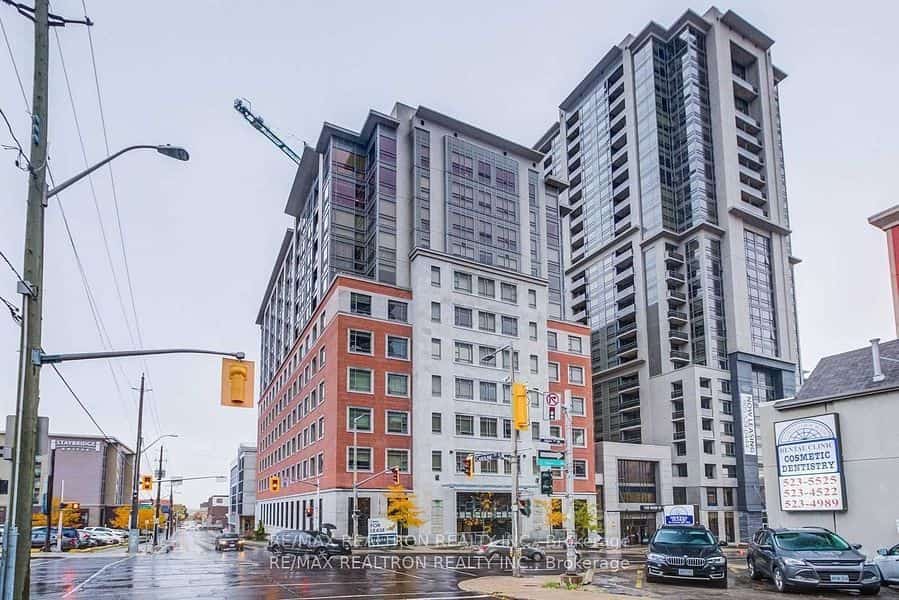 150 Main Street W #516, Hamilton, ON L8P 1H8