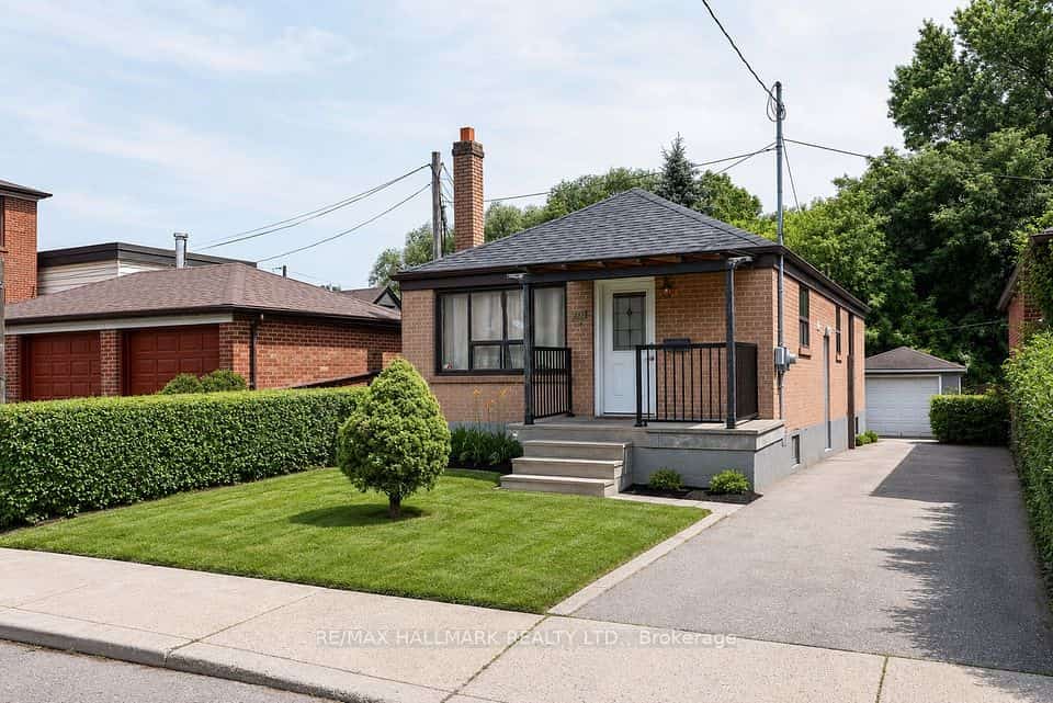 139 Kitchener Avenue, Toronto, ON M6E 2B9