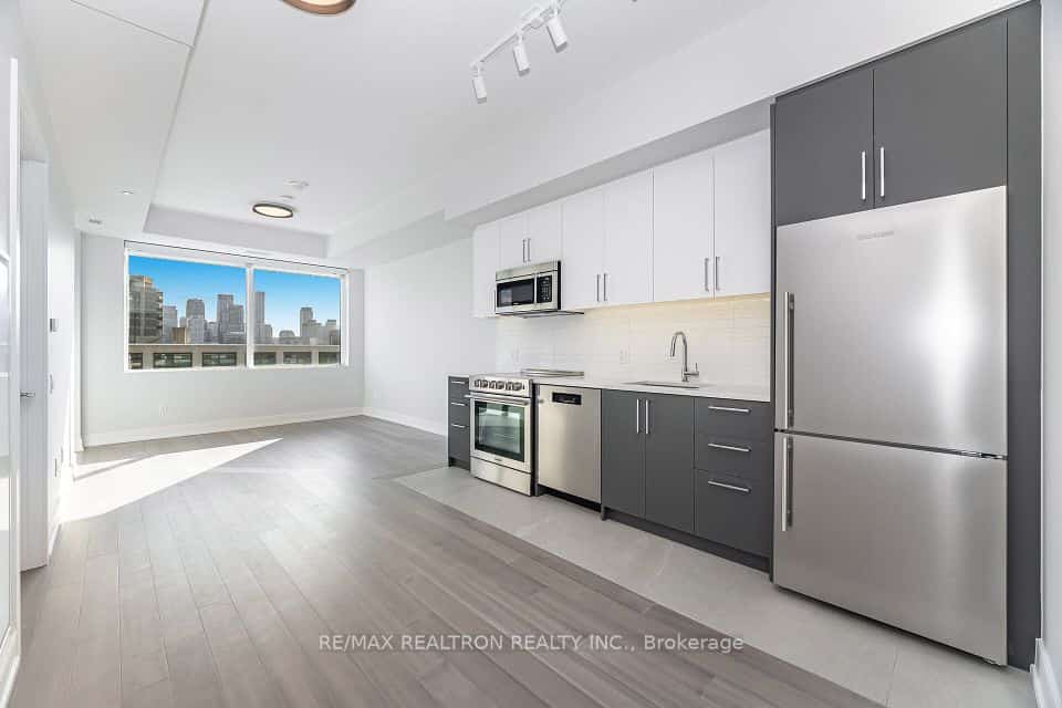 664 Spadina Avenue #806, Toronto, ON M5S 2H7