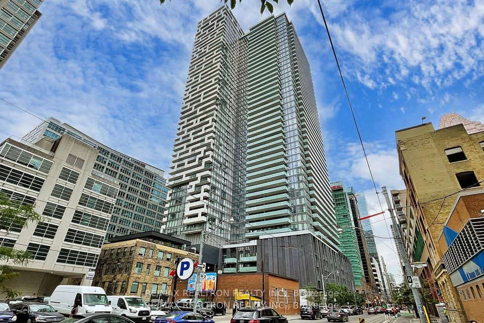 25 Richmond Street E #2809, Toronto, ON M5C 0A6