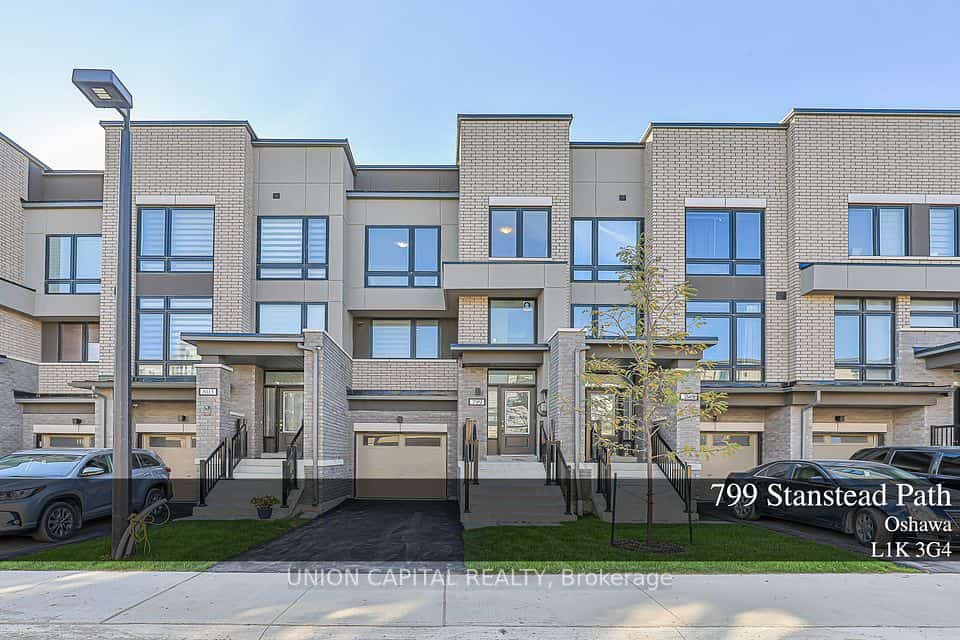 799 Stanstead Path, Oshawa, ON L1K 3G4
