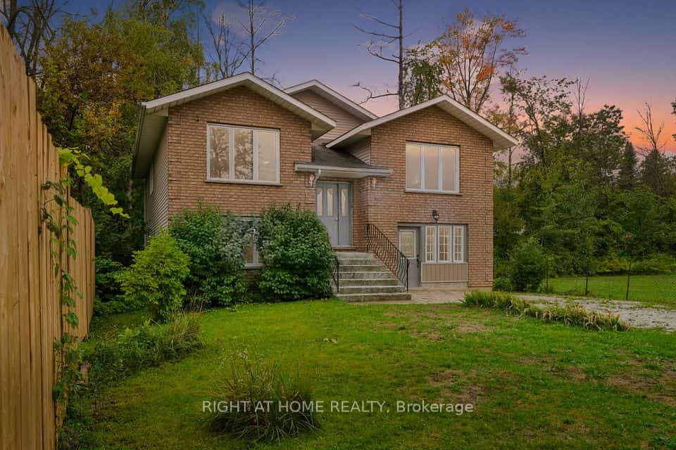 138 45th Street N, Wasaga Beach, ON L9Z 1Z2