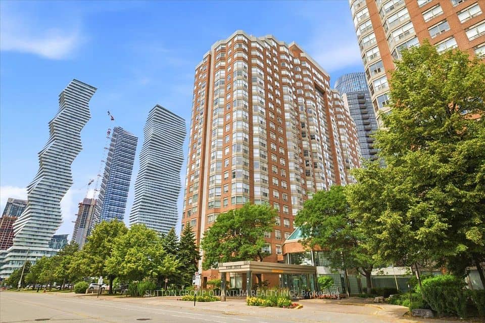 335 Webb Drive, Mississauga