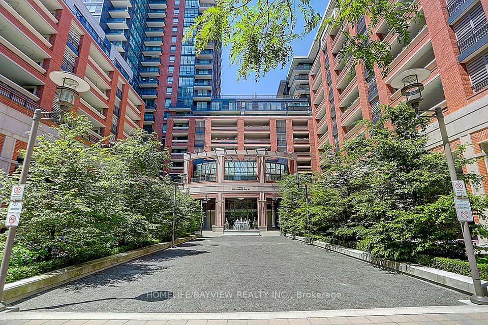 830 Lawrence Avenue W #2204, Toronto, ON M6A 0B6