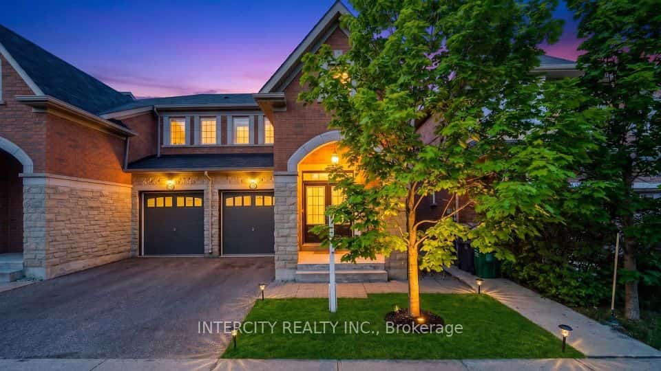 55 Loftsmoor Drive, Brampton, ON L6R 0W2
