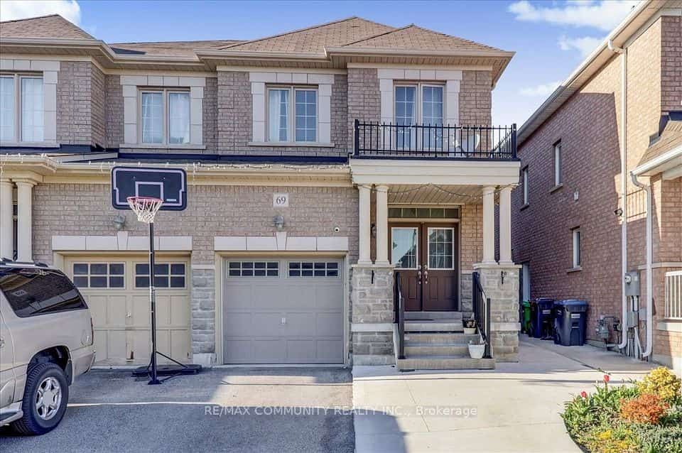 69 Clearfield Drive, Brampton, ON L6P 3J4