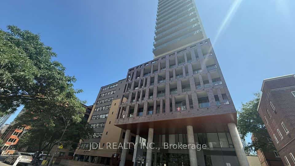 81 Wellesley Street E #1007, Toronto, ON M4Y 0C5