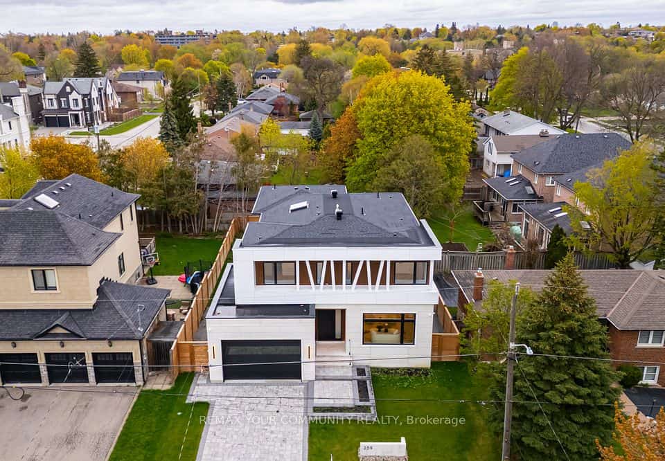 259 Ruggles Avenue, Richmond Hill, ON L4C 1Y8