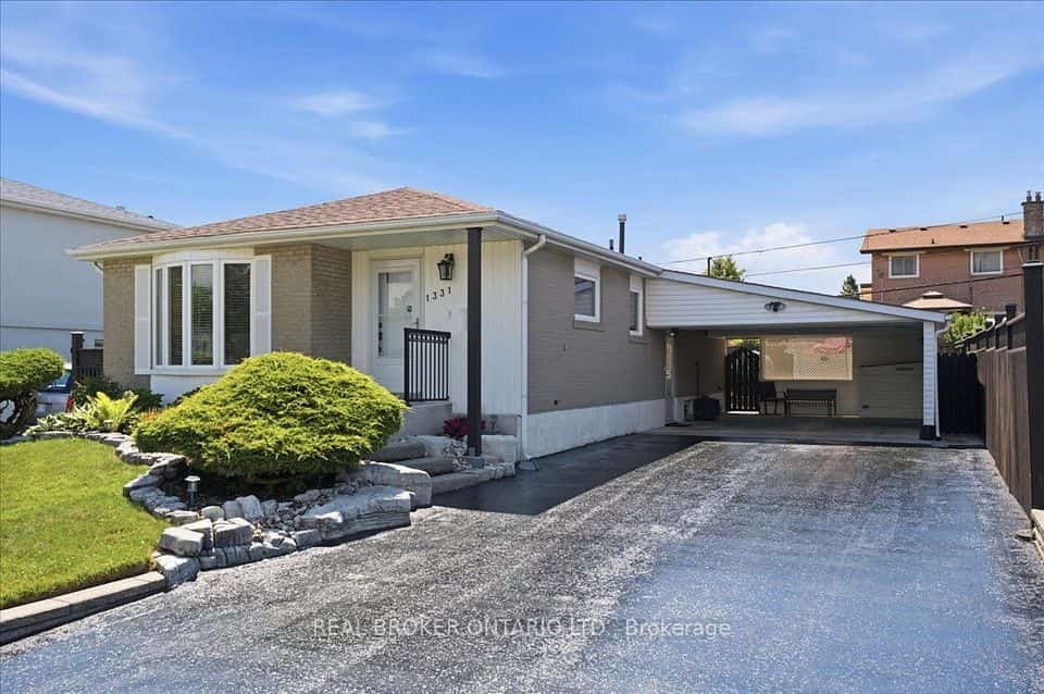 1331 Tatra Drive, Pickering, ON L1W 1K5